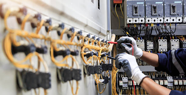 Professional Electrician technician working in Hamlet, IN